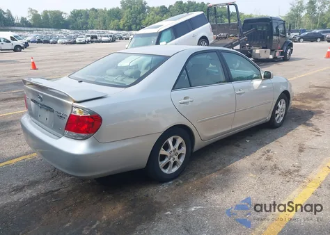 2005 Toyota Camry Xle V6 z USA, uszkodzony, nr VIN 4T1BF30K95U618245